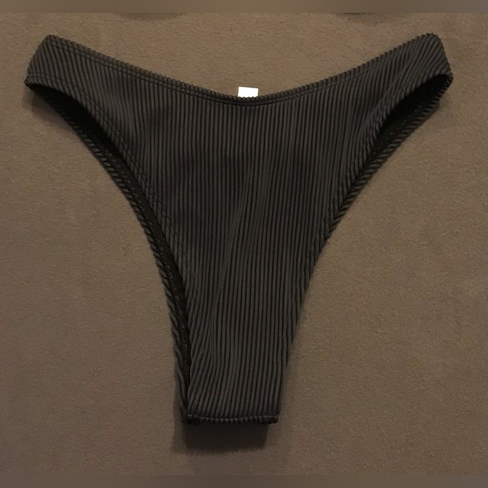 NEW Ribbed Bikini - Picture 9 of 13
